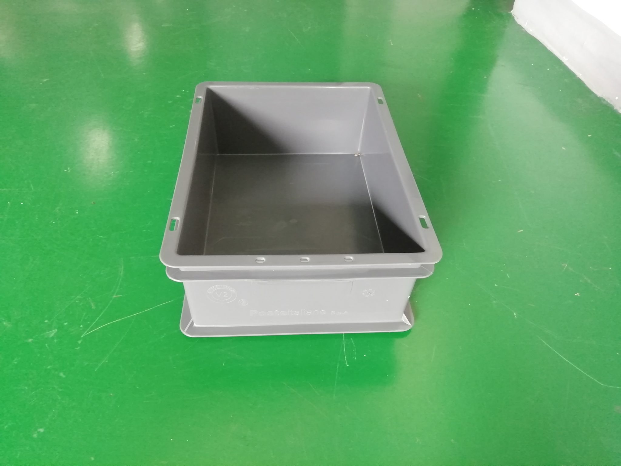 industrial storage boxes, stackable storage bins with lids Wholesale